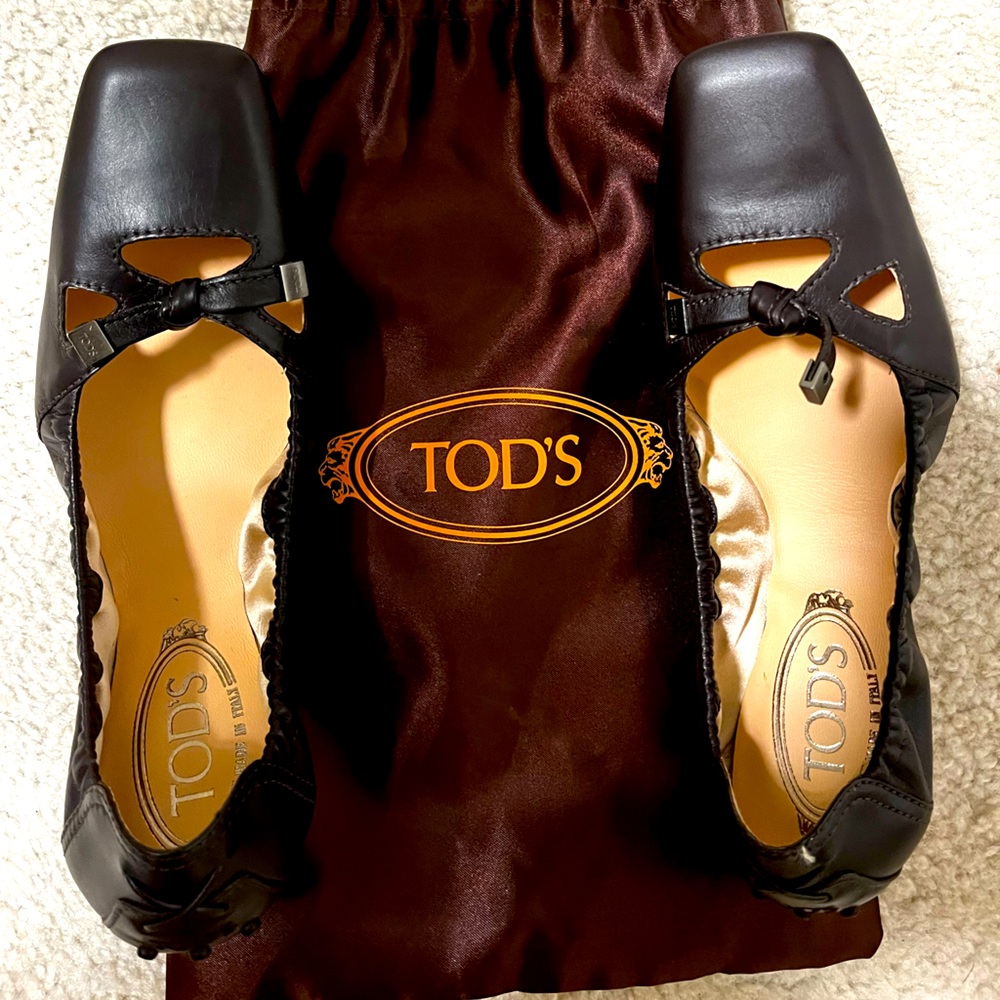 Brown Leather Tod's Ballerina Flats with Bows